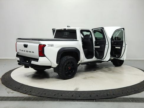 Used 2024 Toyota Tacoma TRD Off-Road w/ TRD Off Road Upgrade Package AWD/4WD image 16