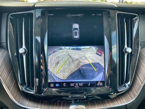 Used 2023 Volvo XC60 B5 Ultimate w/ Climate Package image 24