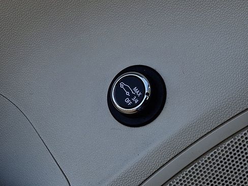 Used 2021 Buick Envision Avenir w/ Technology Package II image 26