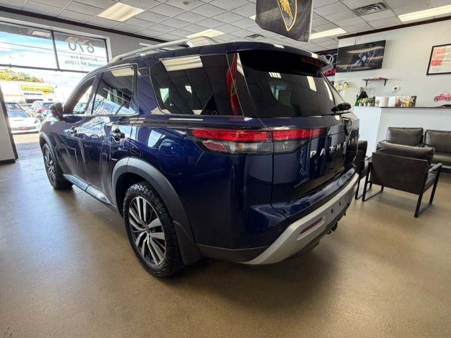 Used 2022 Nissan Pathfinder Platinum AWD/4WD image 10