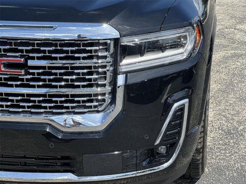 Used 2023 GMC Acadia Denali w/ Black Diamond Edition image 9