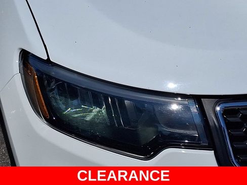 Used 2024 Jeep Compass Latitude AWD/4WD image 9
