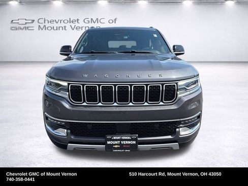Used 2024 Jeep Wagoneer L Series II w/ Flexible Seating Group AWD/4WD image 9