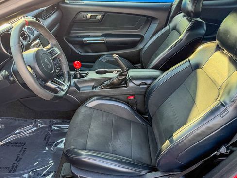 Used 2016 Ford Mustang Shelby GT350 w/ Technology Package image 18