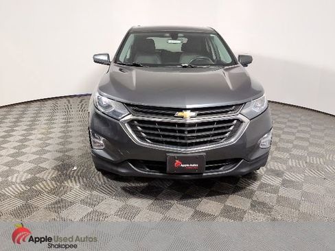 Used 2018 Chevrolet Equinox LT image 2