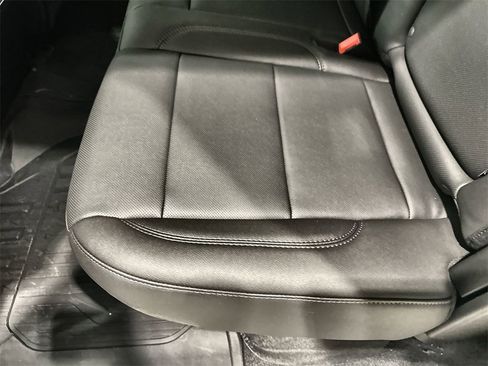 New 2026 GMC Sierra 1500 SLT image 17