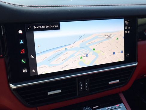 Certified 2023 Porsche Cayenne AWD/4WD image 17