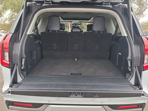 Certified 2025 Ford Expedition Max Platinum image 8