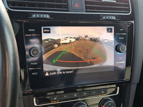 Used 2019 Volkswagen GTI SE image 18