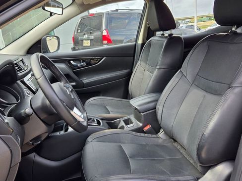 Used 2019 Nissan Rogue Sport SL FWD image 13
