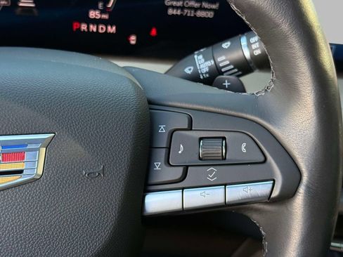 Used 2025 Cadillac XT4 Premium Luxury FWD image 34