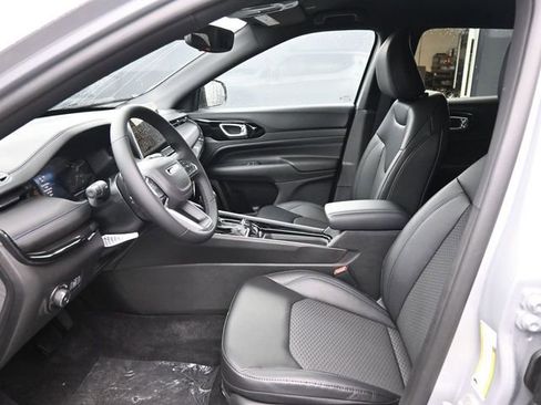 New 2026 Jeep Compass Latitude AWD/4WD image 15