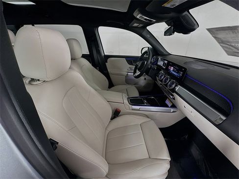 Certified 2025 Mercedes-Benz GLB 250 image 28