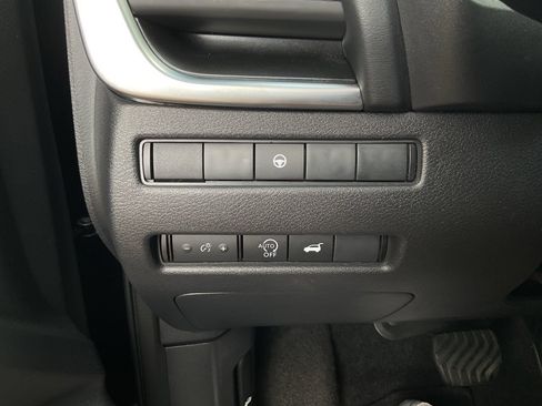 Used 2025 Nissan Rogue SV FWD image 20
