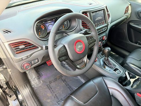 Used 2022 Jeep Cherokee Trailhawk w/ Sound & Nav Group image 25