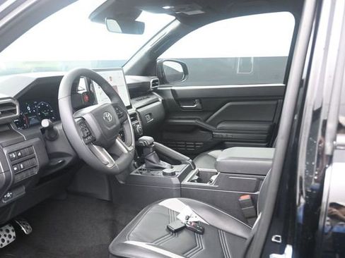 Used 2025 Toyota Tacoma TRD Sport RWD image 14