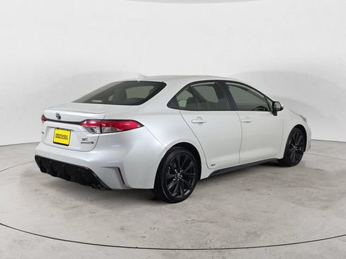 Used 2024 Toyota Corolla SE w/ SE Package AWD/4WD image 5