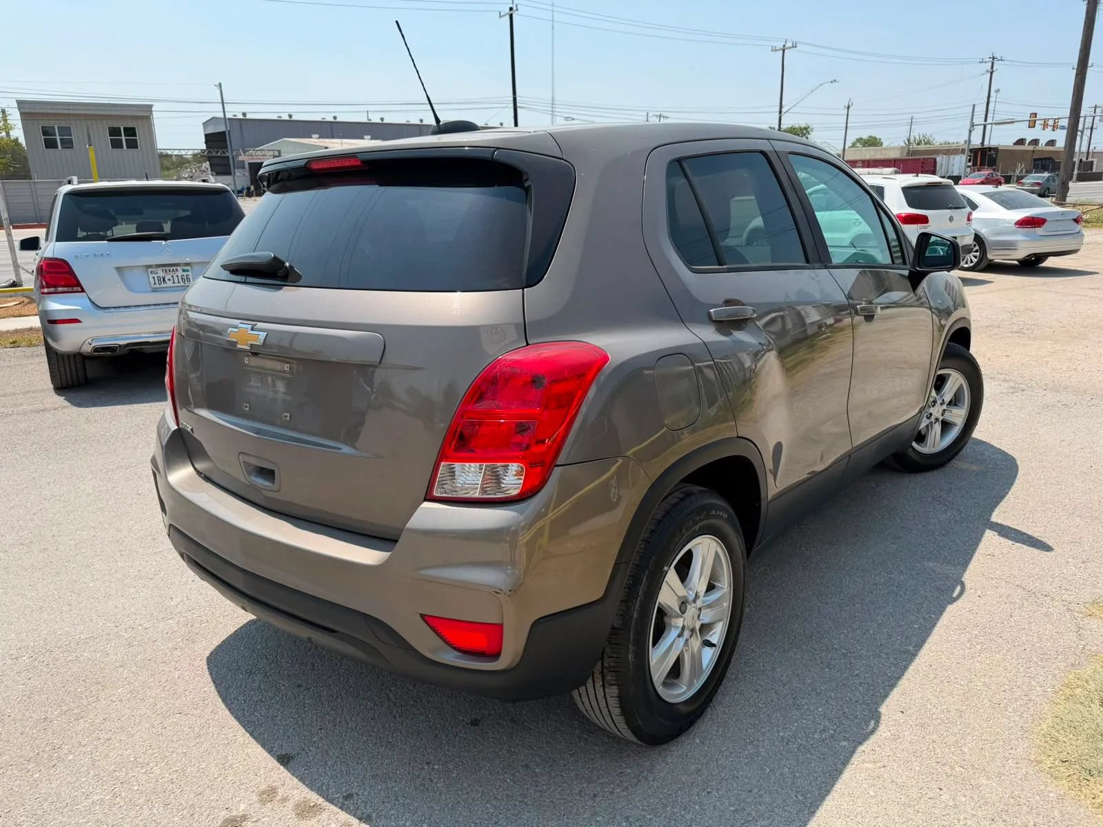 Used 2020 Chevrolet Trax LS w/ Tint and Cruise Package FWD image 3