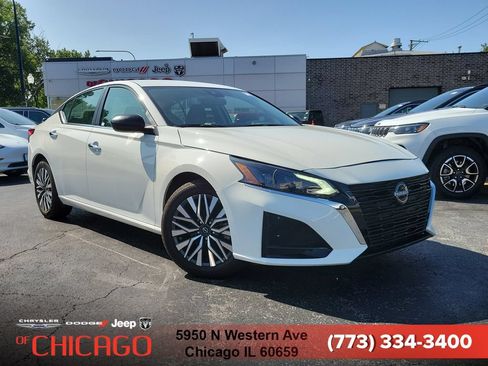 Used 2025 Nissan Altima 2.5 SV FWD image 1