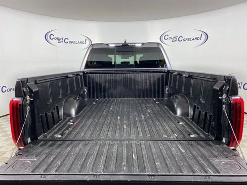 Used 2022 Toyota Tundra SR5 w/ SR5 Convenience Package image 6