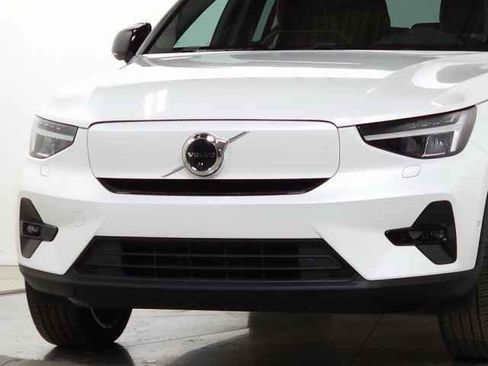 Certified 2023 Volvo XC40 Recharge Ultimate w/ Protection Package Premier image 3