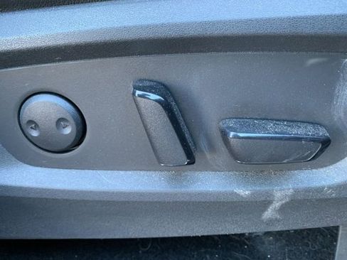 Used 2023 Nissan Pathfinder SL image 35