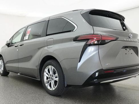 New 2026 Toyota Sienna Limited FWD image 21