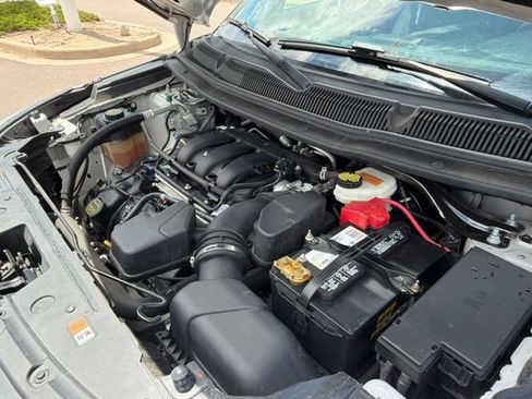 Used 2019 Ford Explorer XLT w/ Equipment Group 201A AWD/4WD image 9