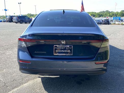 Certified 2025 Honda Accord SE image 4