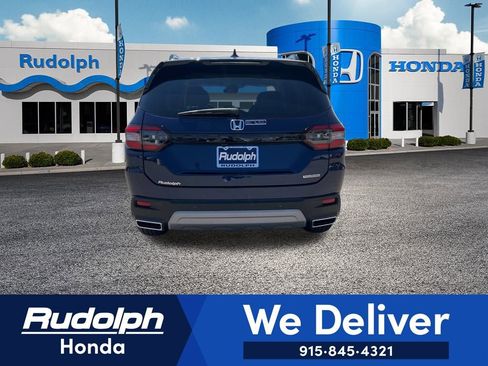 New 2025 Honda Pilot Touring image 4