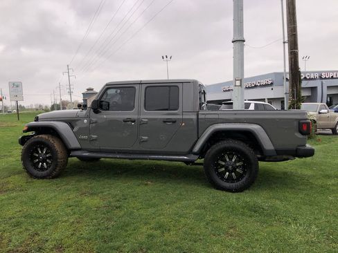 Used 2021 Jeep Gladiator Overland w/ Popular Equipment Package image 11