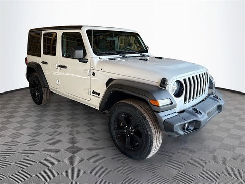 Used 2021 Jeep Wrangler Unlimited Sport image 4