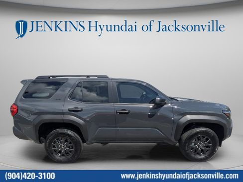 Used 2025 Toyota 4Runner SR5 image 2