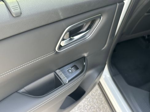 New 2026 Nissan Rogue Platinum image 12