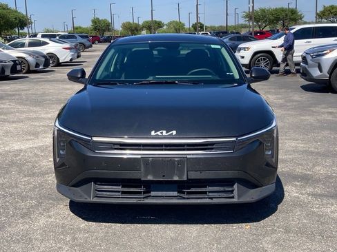 Used 2025 Kia K4 LXS image 2