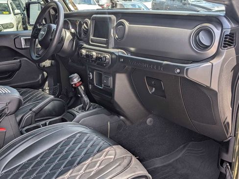 Used 2023 Jeep Wrangler Sport AWD/4WD image 19