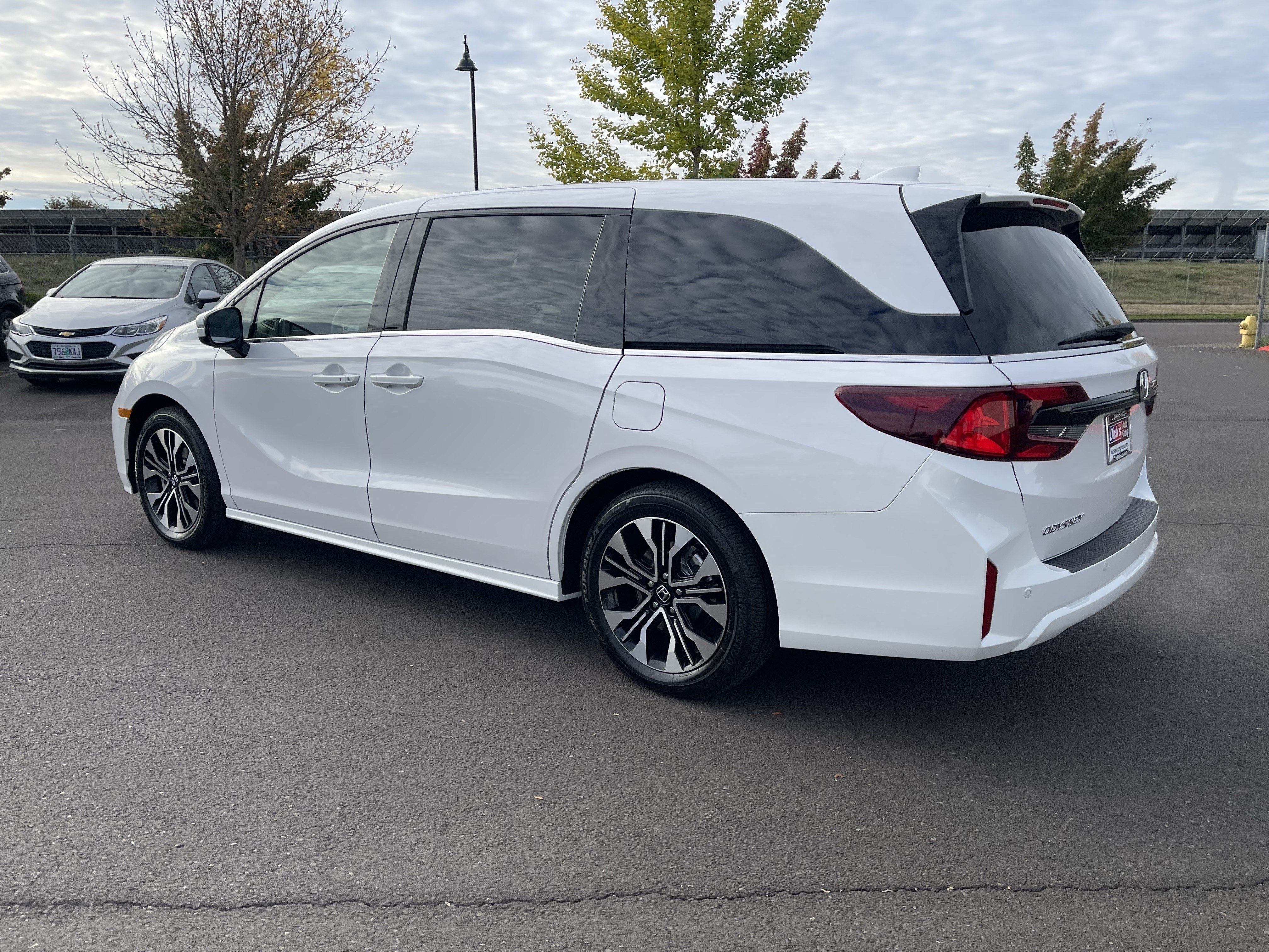 New 2027 Honda Odyssey Elite image 3