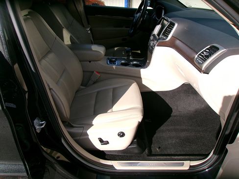 Used 2015 Jeep Grand Cherokee Limited image 9