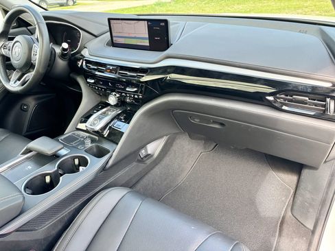 Used 2024 Acura MDX SH-AWD w/ Technology Package image 11