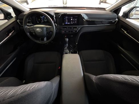 Used 2025 Toyota Camry LE image 37