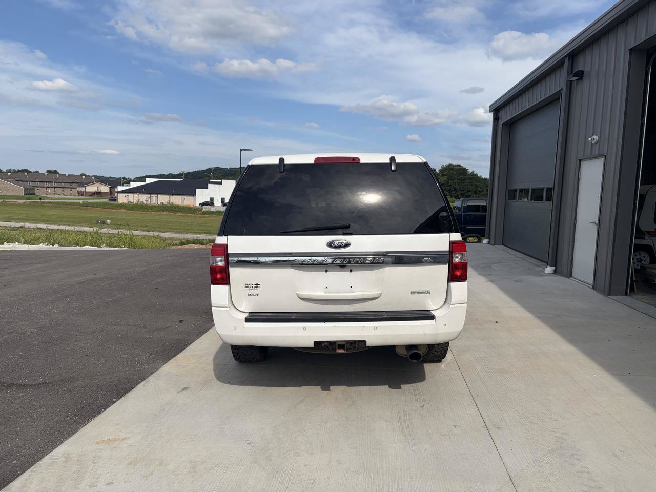 Used 2015 Ford Expedition EL XLT AWD/4WD image 4