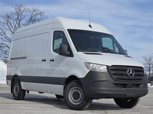 Used 2025 Mercedes-Benz Sprinter 2500 image 2
