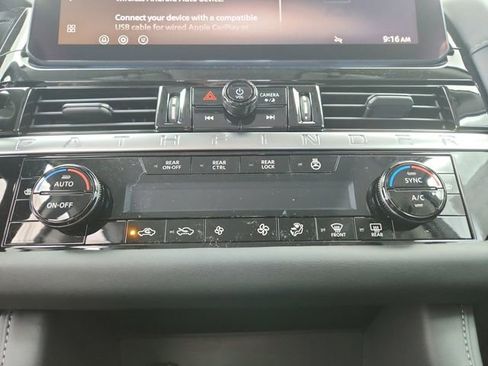 New 2026 Nissan Pathfinder SL FWD image 32