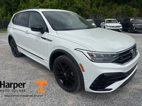 Used 2022 Volkswagen Tiguan SE R-Line image 7