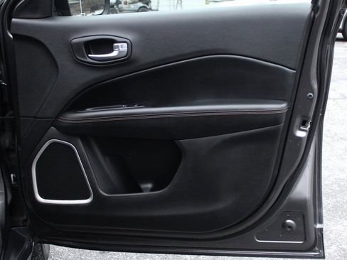 Used 2018 Jeep Compass Limited w/ Navigation Group image 17