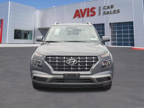 Used 2025 Hyundai Venue SEL FWD image 2