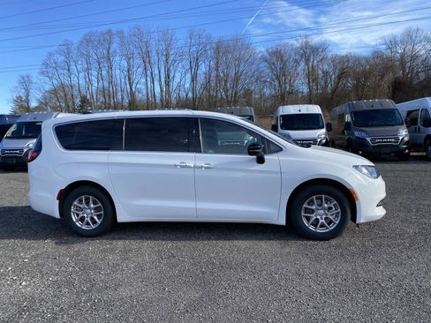 New 2026 Chrysler Voyager LX image 2