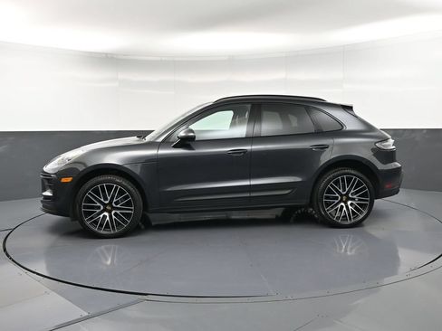Certified 2026 Porsche Macan AWD/4WD image 2