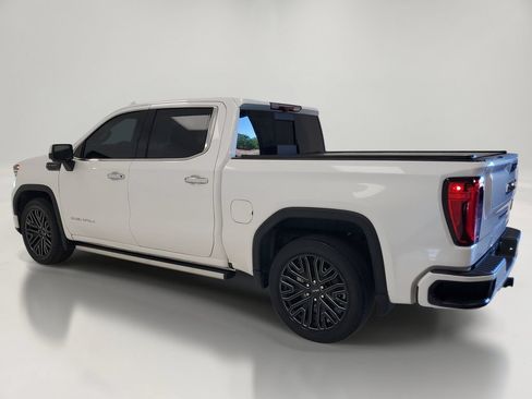 Used 2022 GMC Sierra 1500 Denali Ultimate AWD/4WD image 3