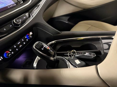 Used 2020 Buick Enclave Premium w/ Surround and Sites Package AWD/4WD image 15